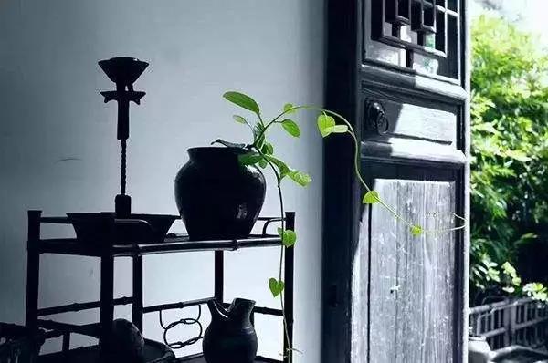 家里財(cái)運(yùn)只出不進(jìn)?跟客廳門窗風(fēng)水有大關(guān)系! 家里財(cái)運(yùn)只出不進(jìn)?跟客廳門窗風(fēng)水有大關(guān)系!