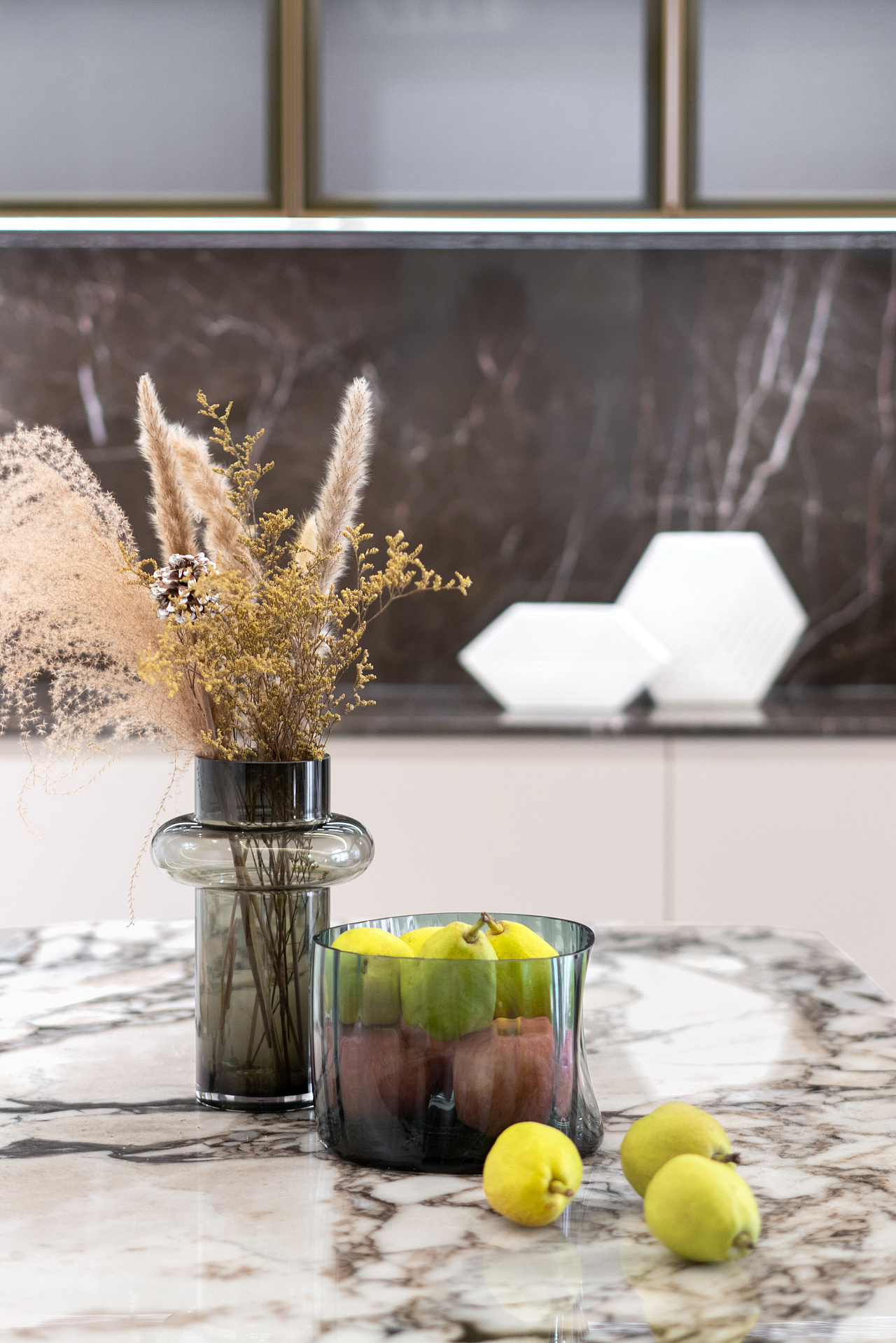 現代時尚，質感輕奢