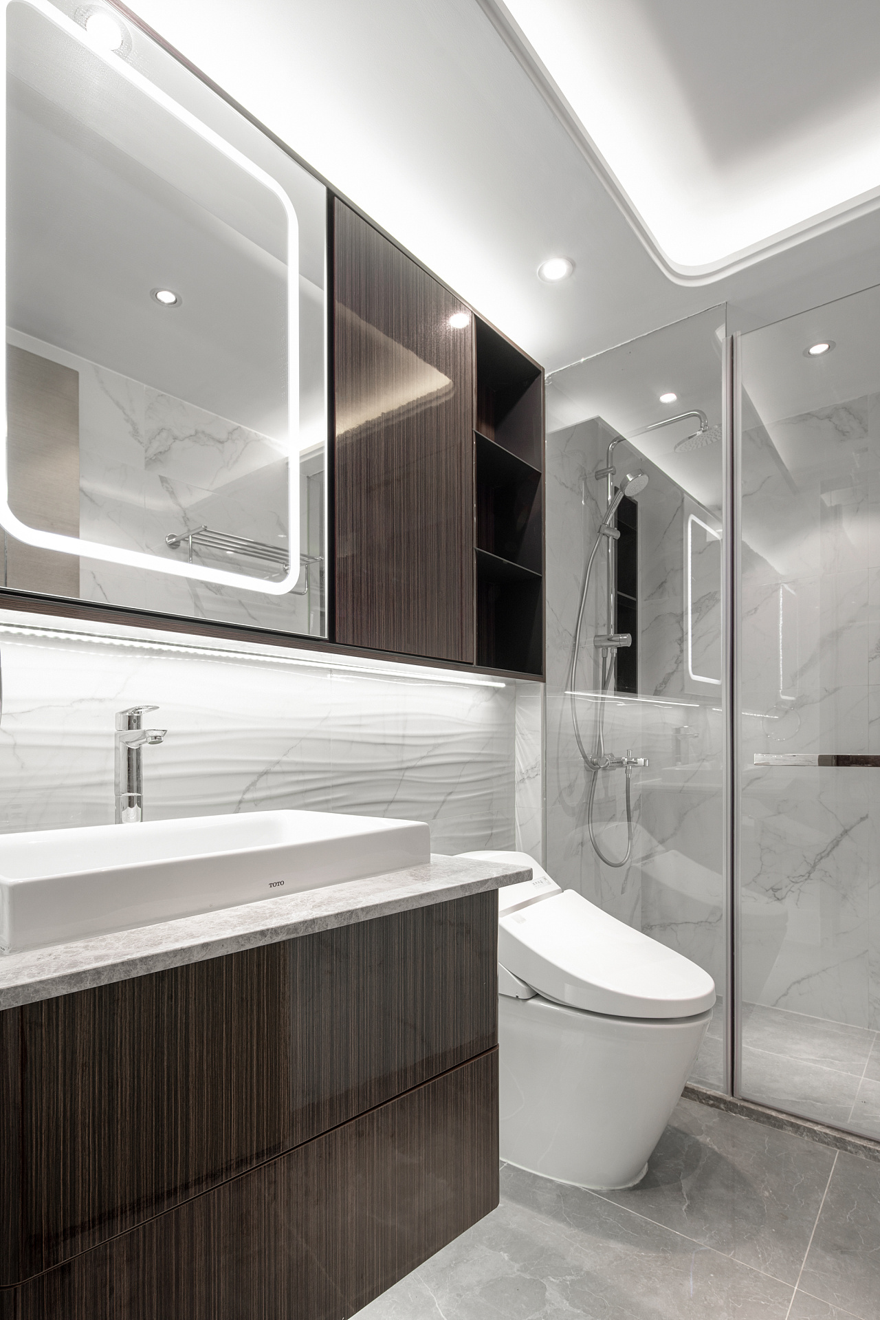 現代時尚，質感輕奢